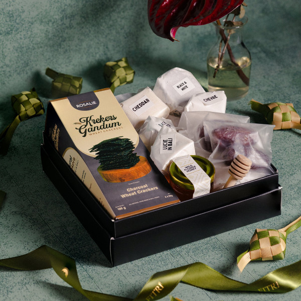 

Rosalie Eid Cheese Sampler - Hampers Ramadan, Lebaran, Idul Fitri
