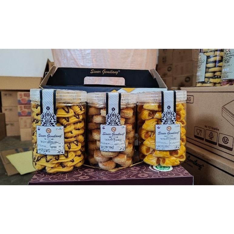 

Kue Kering Sinar Gemilang Paket Hampers Isi 3 Toples Tabung/Paket Lebaran/Kue Kering/Kue Lebaran/Kue Hari Raya/Paket Thr Terlaris! Produk Ini Banyak Dicari