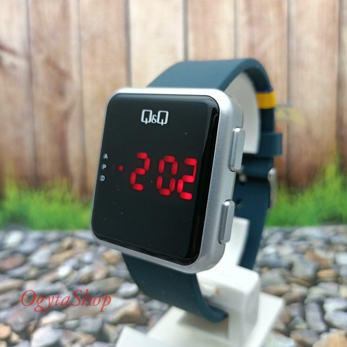 Q&Q Qnq Qq Led Jam Tangan Pria Wanita Strap Karet M197J004Y Original