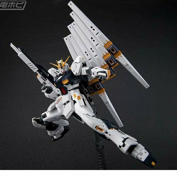 Rg Nu Gundam - Bandai