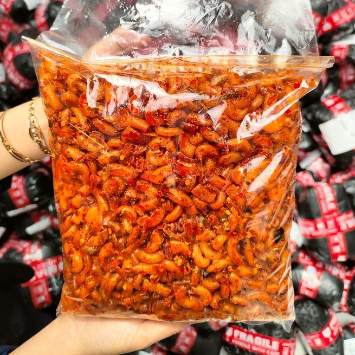 

STOK TERBATAS Makaroni pedas daun jeruk 1kg Cemilan Food