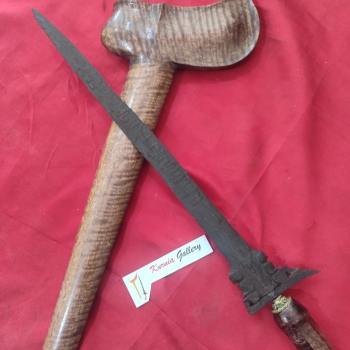 Keris Omyang Jimbe Putut Kembar Kamardhikan