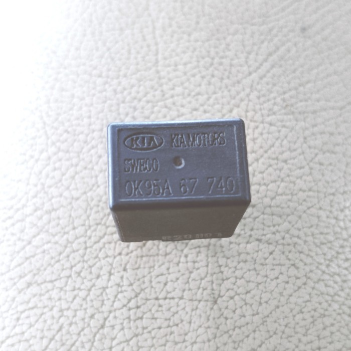 Relay mobil kia OK95A 67 740