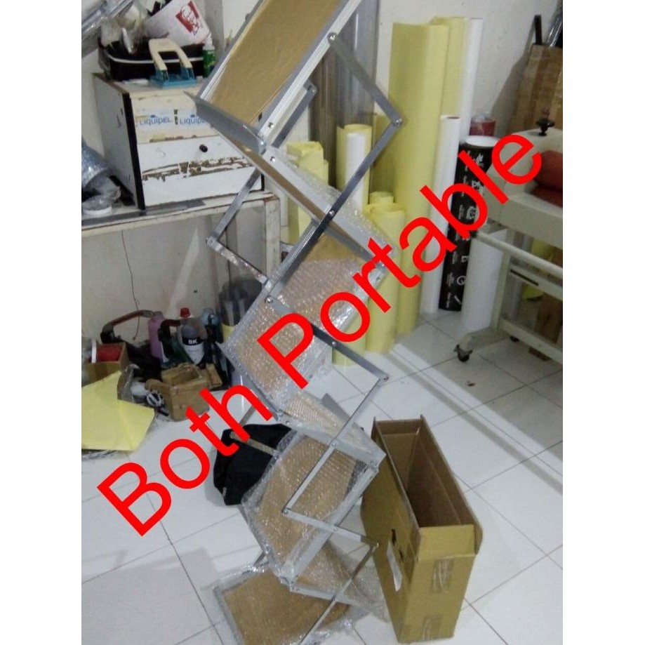 

Rak Brosur Display Acrilic Zig Zag 7 Susun Stainless