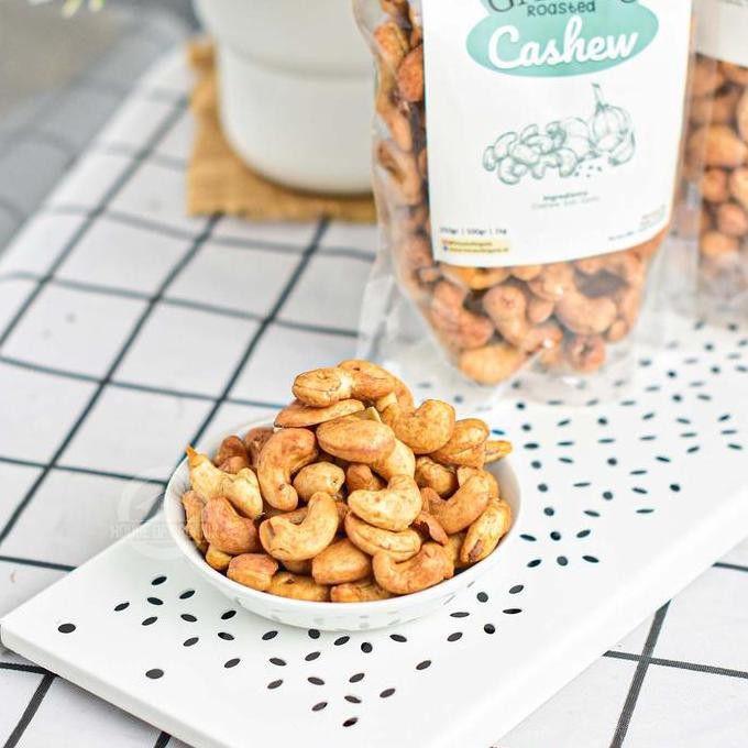 

Garlic Roasted Cashew (Kacang Mete Panggang Bawang Putih) 250gr Mede Kacang Arab