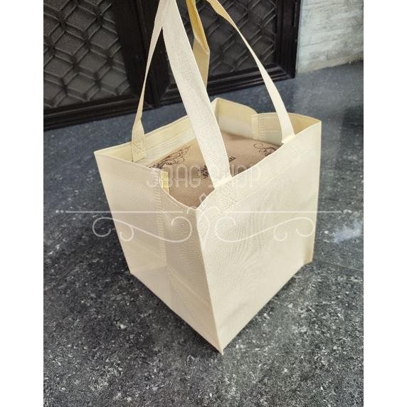 

TERMURAH (1 Pack = 60 Pcs) Goodie Bag Tas Hajatan Spunbond 22x22 Cm Tinggi 25 Cm / Tas Box Nasi / Tas Hajatan / Goodie Bag / Tas Hampers / Shopping Bag / Tas Promosi hjg-7