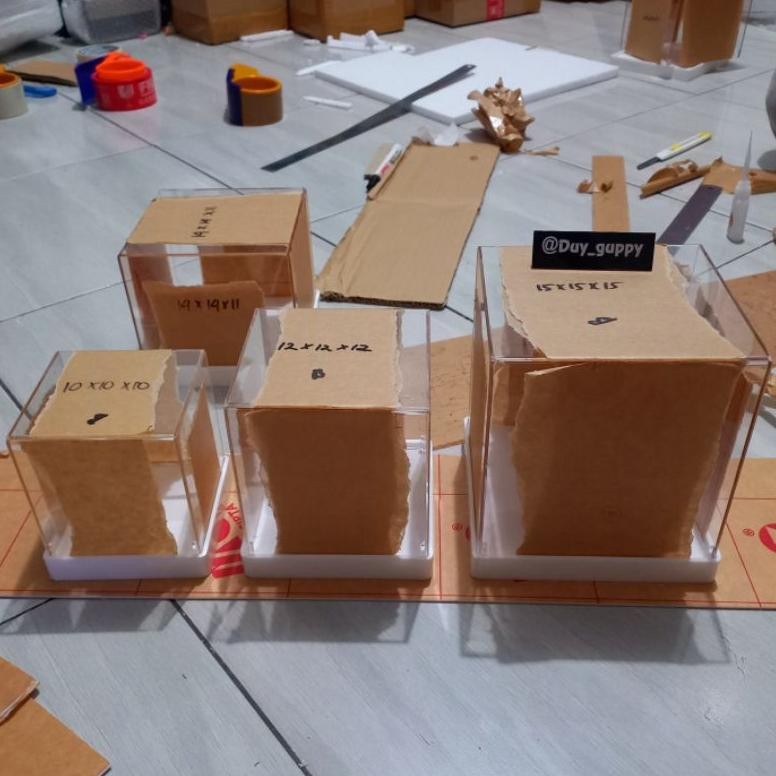 

PROMO box display/kotak mahar akrilik, base putih gha-65
