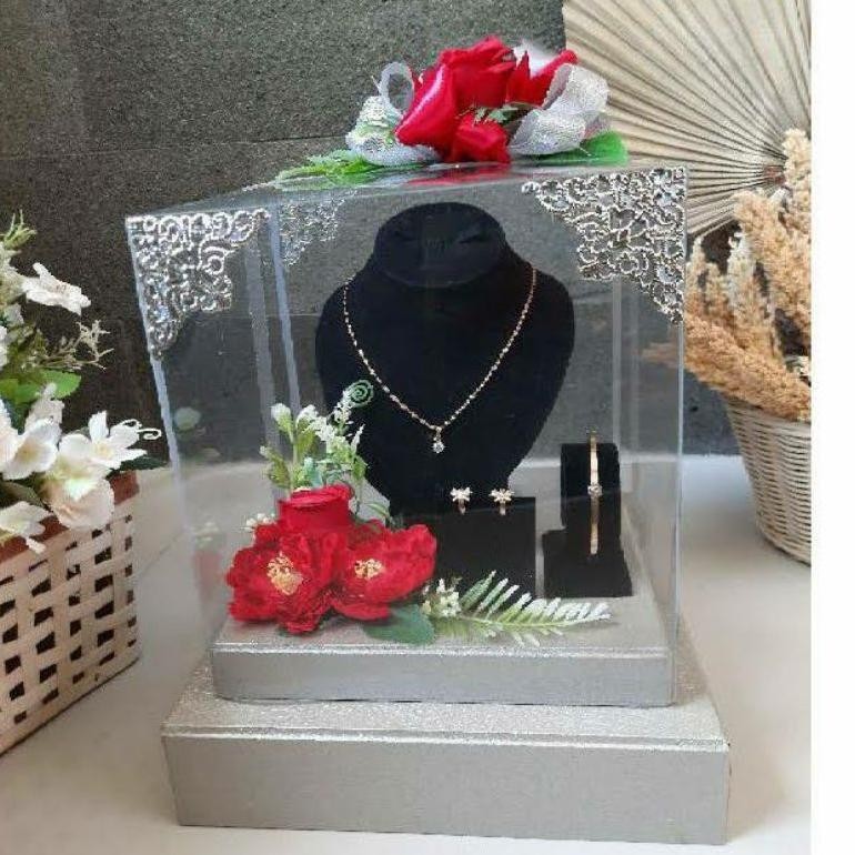 

PROMO Kotak hantaran maskawin kompit tempat meskawin seserahan pernikahan fullsetVVSet Hantaran Seserahan Perkawinan - Tempat Perhiasan Komplit - Tempat Perhiasan Seserahan Kalung Gelang Cincin - Tempat Perhiasan tre-57