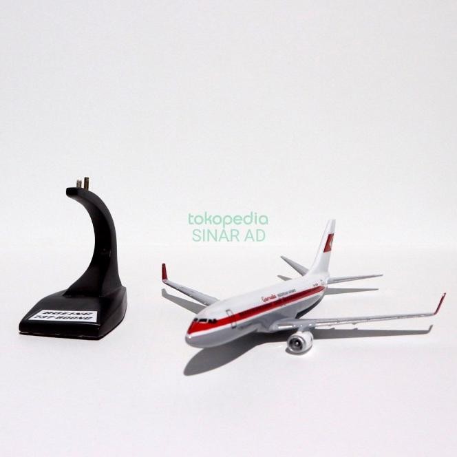 Diecast/Model/Miniatur Pesawat Maskapai  Garuda Indonesia Retro B-737