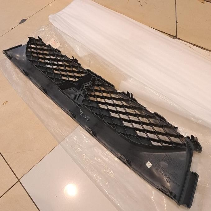 Grill Atas Asli Mitsubishi Outlander 2012