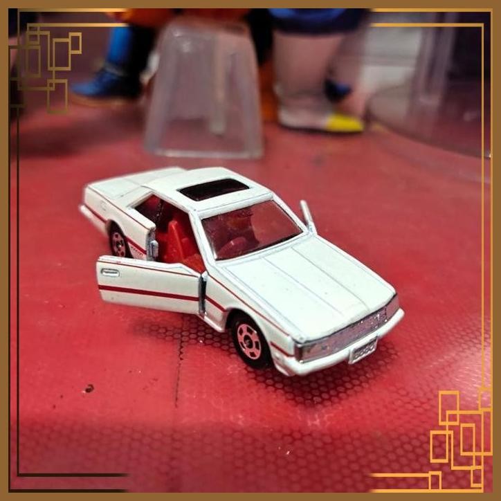 [R28] tomica nissan skyline 2000gt-ES 1/65 JAPAN