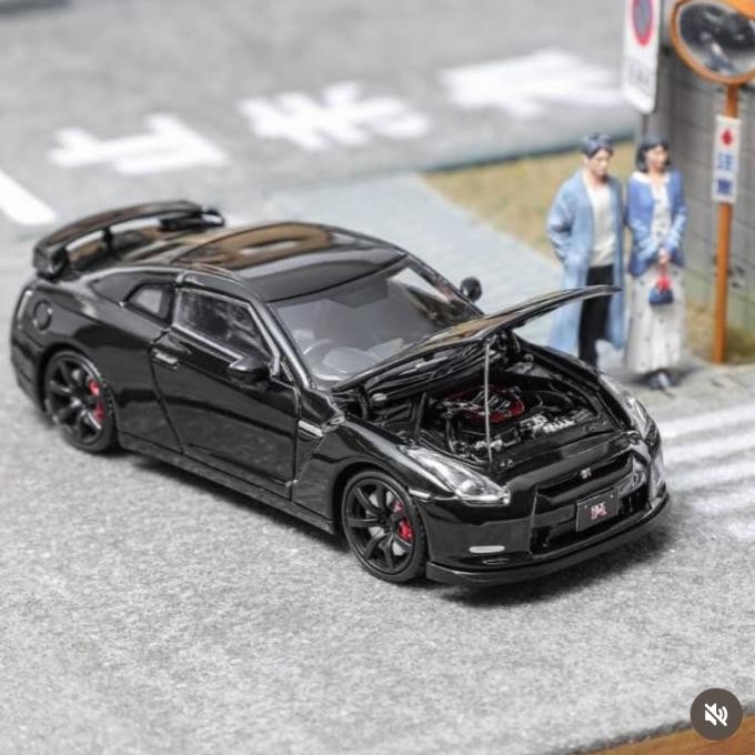 FOCAL HORIZON SKYLINE GTR R35 BLACK