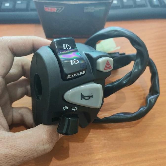 SAKLAR KIRI CBR150 PASS DIM PLUS TOMBOL HAZARD UNIVERSAL ORIGINAL