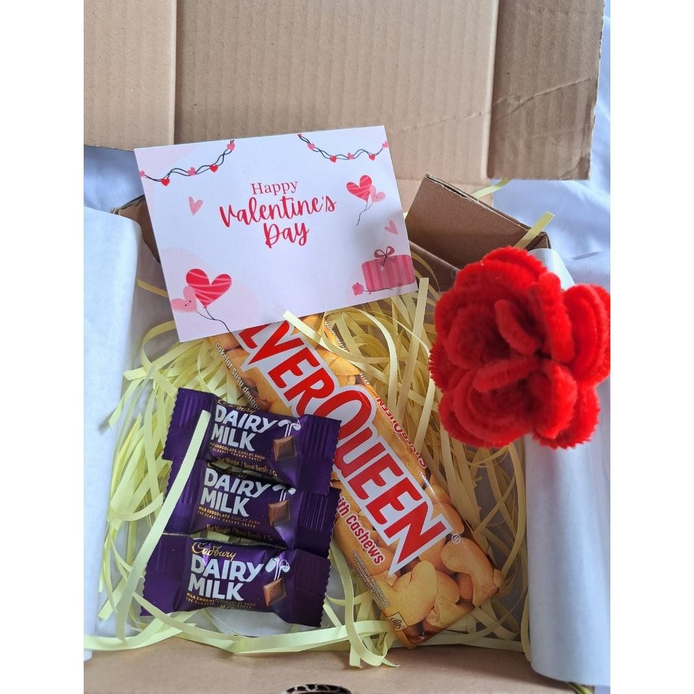 

SAME DAY Valentine Day Gift Kado Ulang Tahun Anniversary Gift Box Cewek Buket Coklat