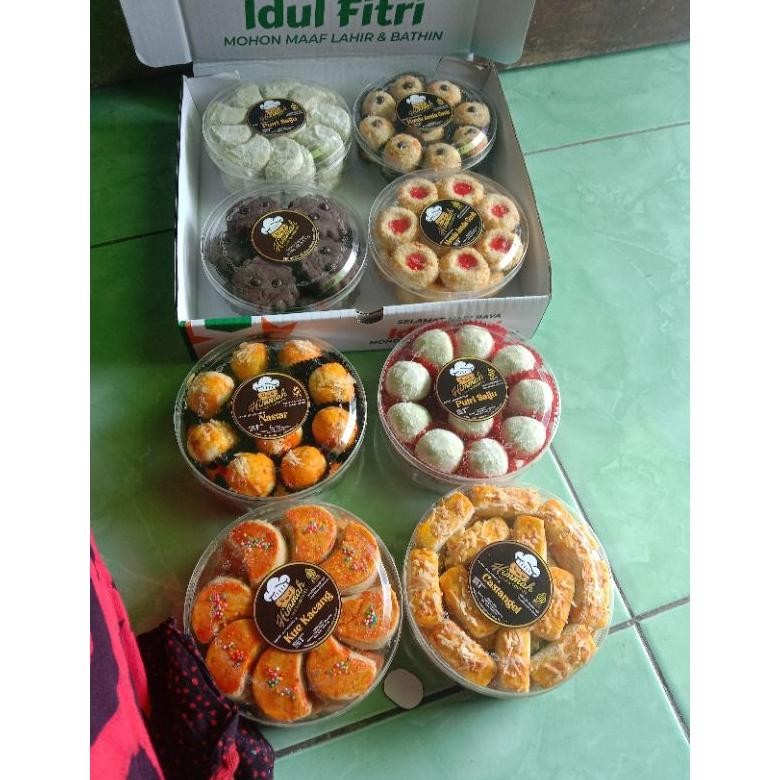 

paket hampers lebaran oleh oleh untuk ibu tercinta keluarga kerabat teman kue kering tahan lama