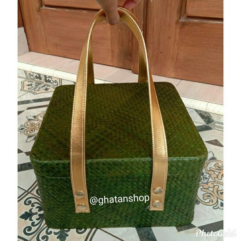 

KOTAK HAMPERS PLUS TALI / BEST SELLER UNTUK HAMPERS !!!