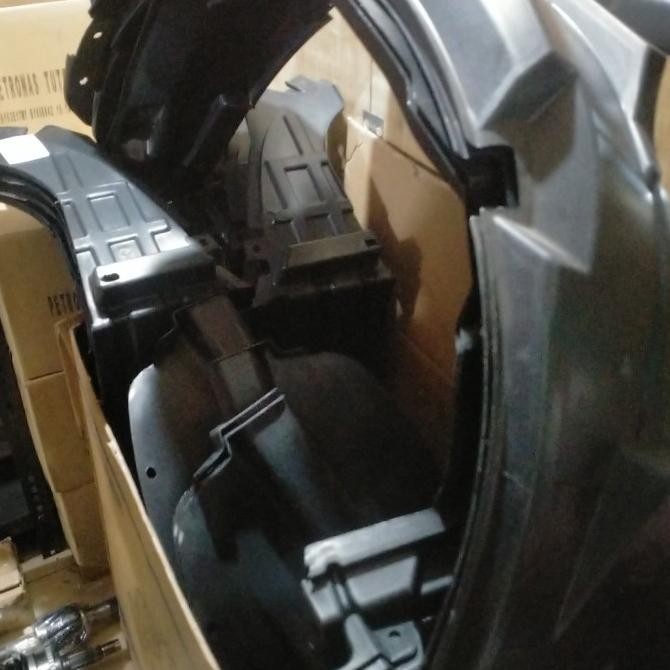 Liner Fender Depan Proton Exora Set