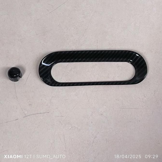 GARNISH 3RD BRAKE LAMP MOTIF CARBON SUZUKI JIMNY JB74 TAHUN 2018-2025 VARIASI TEMPELAN MOTIF CARBON 