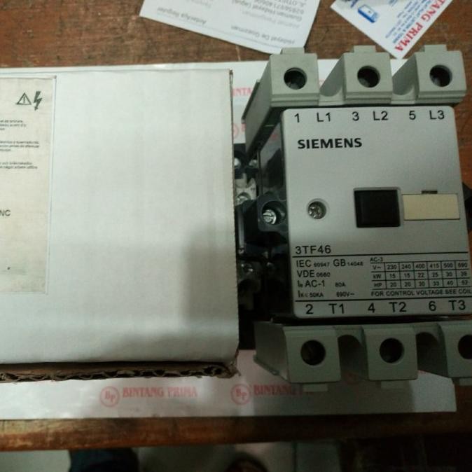Spesial Contactor / Kontaktor Tipe 3Tf46-22 Siemens 220V