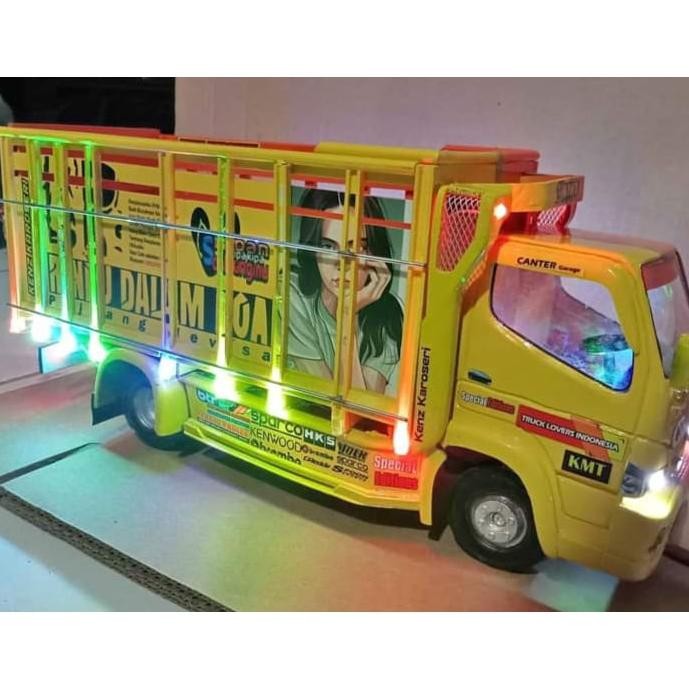 Miniatur truk oleng kayu asli jumbo bonus terpal full lampu,miniatur truk,trek,truck.