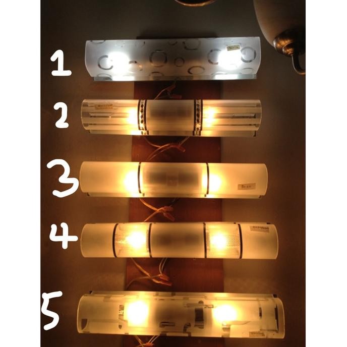 Lampu dinding kamar mandi