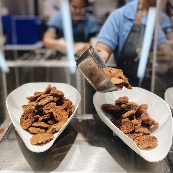 

Promo [Ready] Famous Amos Cookies - Fresh - Hand Carry Malaysia