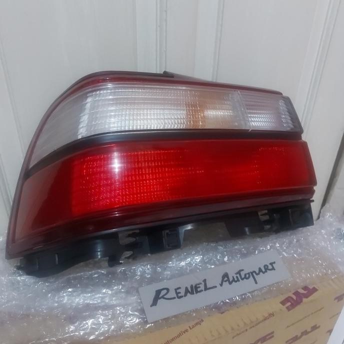 Lampu stop lamp belakang Corolla Great 1992-1995 AE100/101 TYC ....