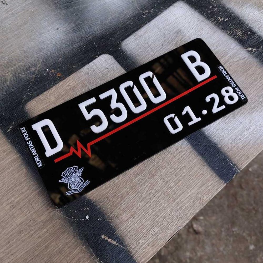 CR - Plat Nomor Timbul Akrilik Motor Baut Tanam / Plat Nomor Motor Variasi Murah Original / Plat nom