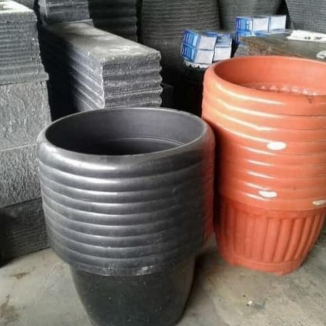 pot hitam 60 cm tanaman