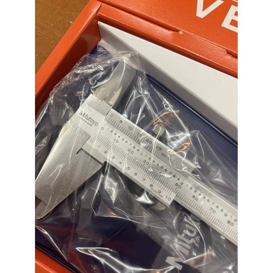 

Produk Baru!! Jangka Sorong Manual Mitutoyo 530-118 8Inch (0.02) Original Japan