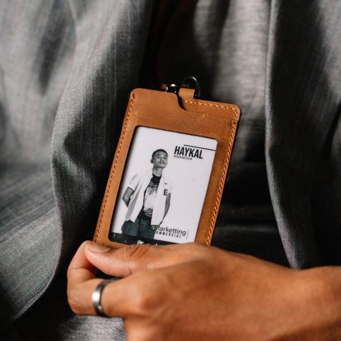 

tyS Gantungan id Card Kulit Asli LANYARD Name Tag & Card Holder