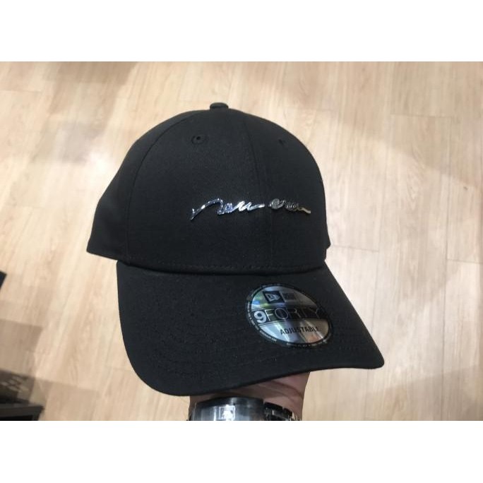 Topi New Era 9Forty Handwritten Metal Badge Black Cap 100% Ori Resmi