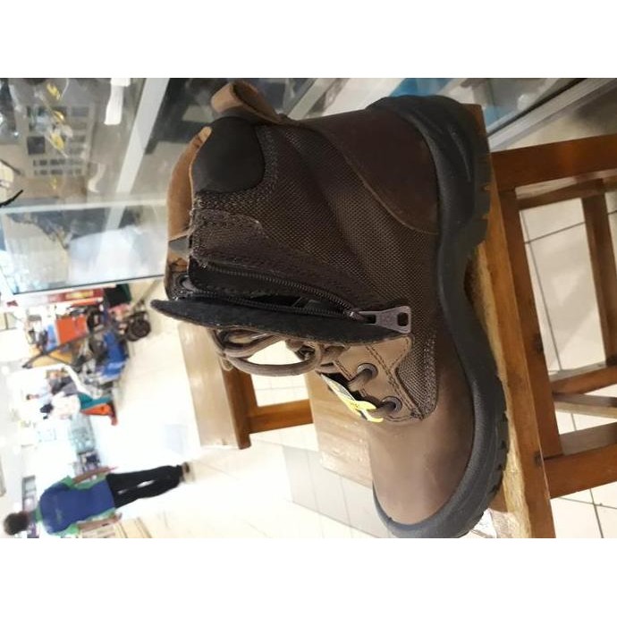 Sepatu Safety Jogger Rush