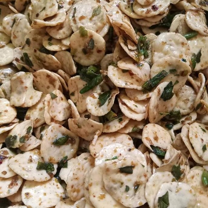 

Seblak IJO Kering 1KG Cabe Rawit Kerupuk Seblak IJO Viral Versi Kering Makaroni Ngacay Dari Kerupuk Kemplang Rasa Udang Food Rawit