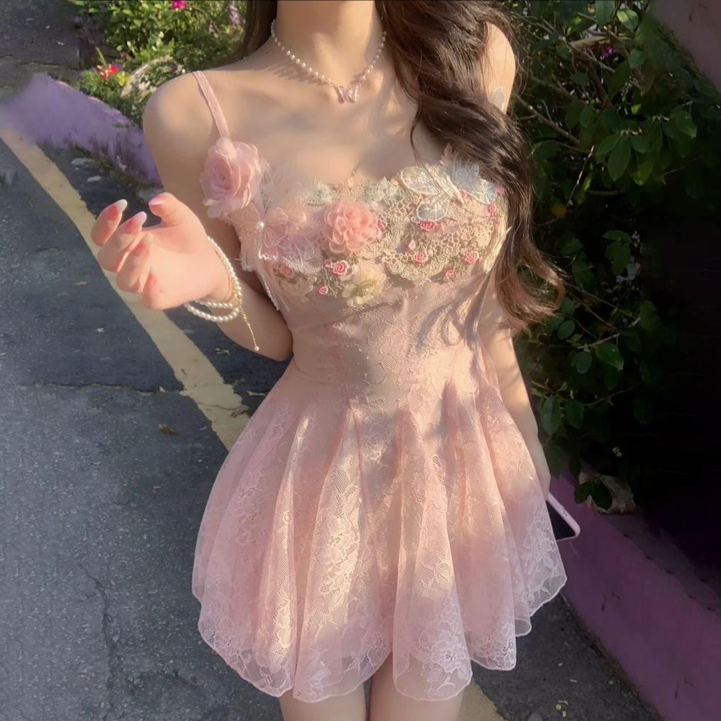 SENYOUMAI Gaun Pendek Cewek Seksi Berenda Ramping Pinggang Manis Gaya Prancis