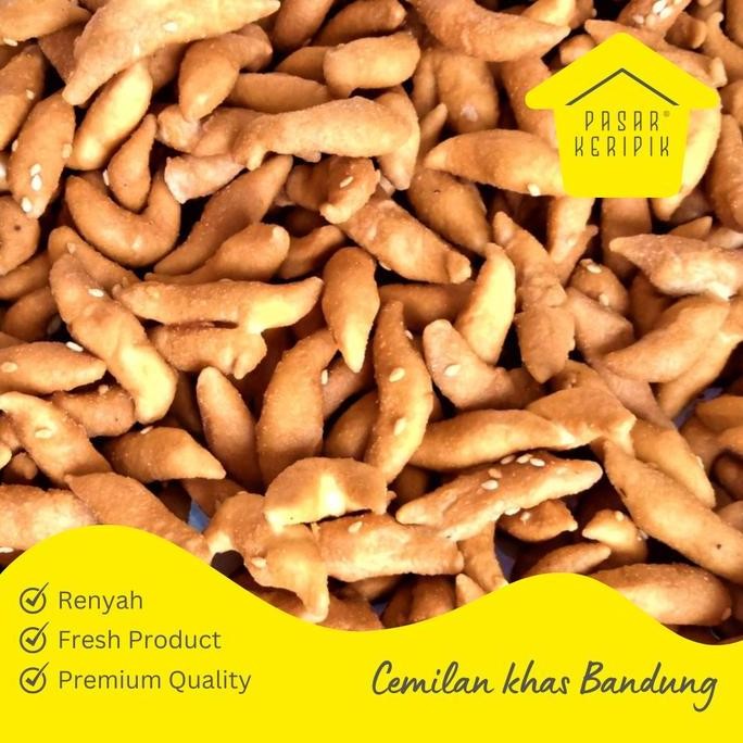 

Terlaris Pasar Keripik Telur Gabus Manis Wijen Kiloan