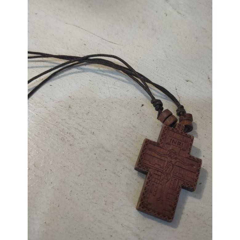 Yt- Gha-68 Kalung Tali Salib Kayu Lebar Qtm64F 4.3X2.8Cm (7361) - Kalung Salib Tali - Kalung Tali Sa