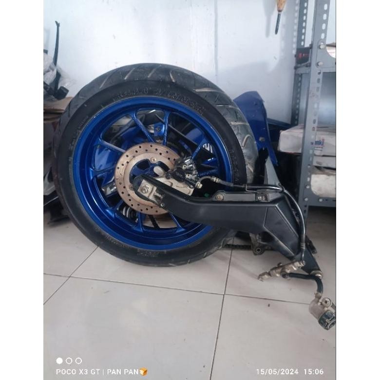 Swing Arm Full Set Velg Belakang R15 V3 Hitam