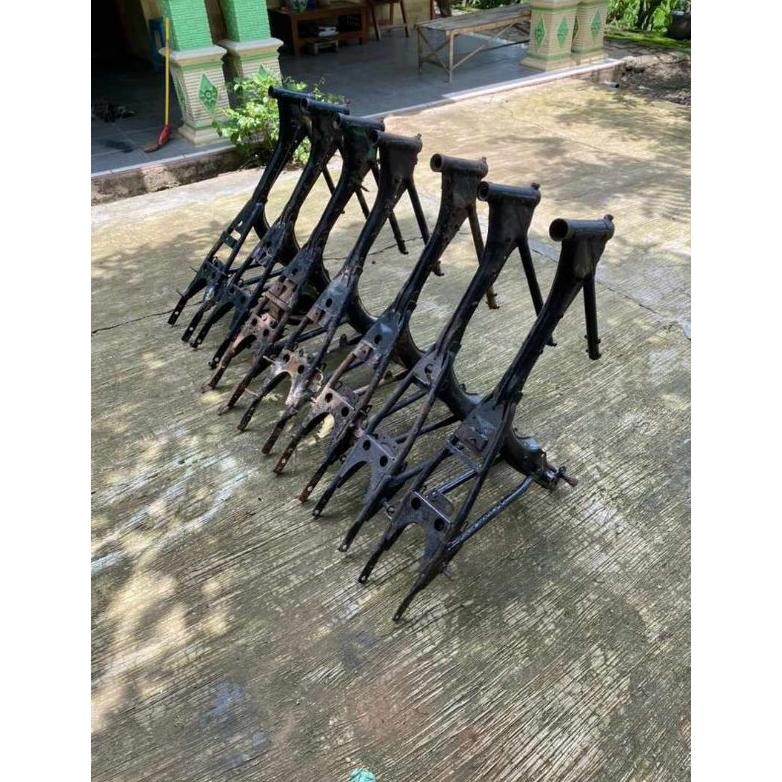 Rangka Honda CB K2 CG GL100 K4 K5 ori utuh