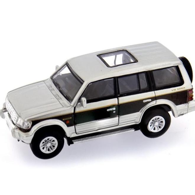 BM Creations 1/64 Mitsubishi Pajero 2nd Generation