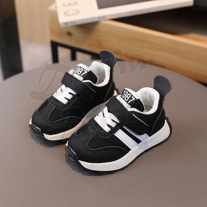 Tersedia SEPATU ANAK SD / SEPATU HITAM PUTIH ANAK SEKOLAH / SEPATU PREMIUM ANAK / SEPATU UNISEX ANAK