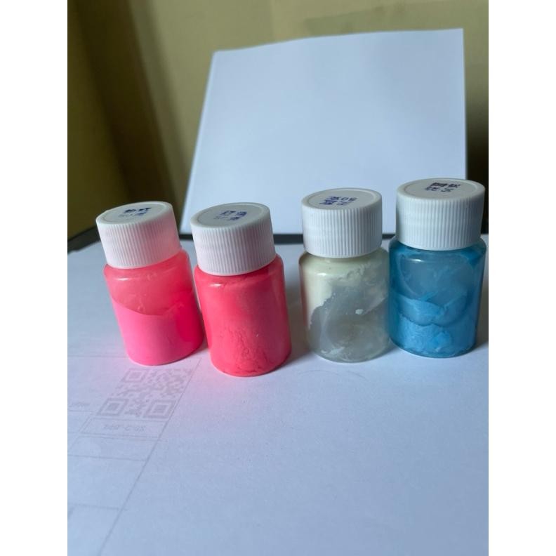 

cat glow in the dark 50 ml biru biru langit pink merah ungu hijau stabilo maroon AST