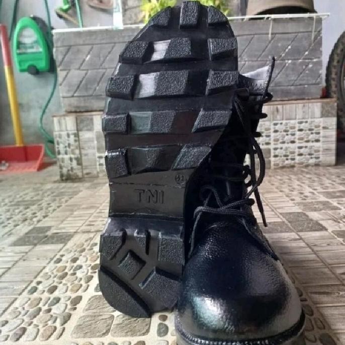 Tersedia Sepatu PDL Kulit jeruk Sol Radial Terbaru