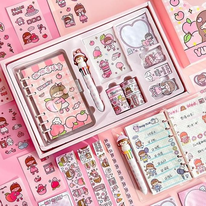 

Java Paket Jurnal Set/Gift Box Hampers Anak/Hadiah / Notebook Journal Diary / 6 In 1 Boba Alat Buku Tulis Lengkap Scrapbook Cute Girl Sanrio Cinnamoroll My Melody Kuromi Panda Peach Kelinci Duffy Cat Sweetheart Cake Shop Import Cod Co