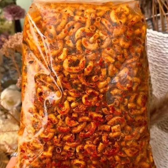 

Makaroni Pedas Bumbu Cikruh 1kg "MAKARONI NGABRET