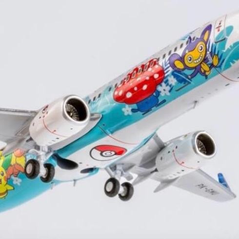 Diecast Pesawat Boeing 737-800 Garuda Indonesia Pokemon 1/400