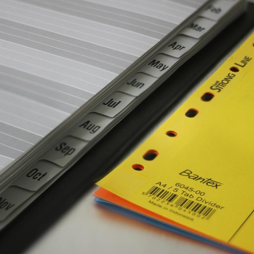 

Pembatas Odner Binder File Index Divider Ukuran A4 Seri Abjad A-Z RB07