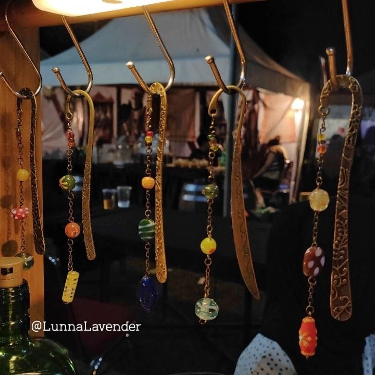 

Glass Beads Vintage Bookmark (Random) RB07