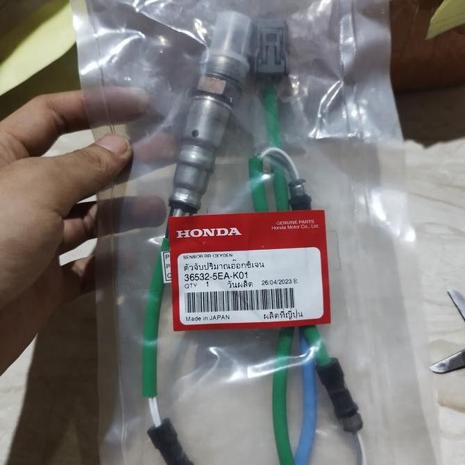 . Sensor O2 Oksigen Knalpot Bawah Belakang Honda Jazz GK5 City GM6 HRV