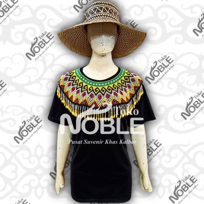 Teratai Manik Baju Adat Dayak